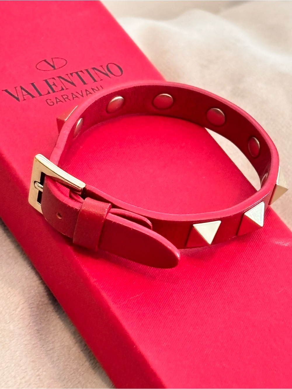 Valentino Garavani Rockstud Red Leather Bracelet W/ Box - Picture 11 of 14